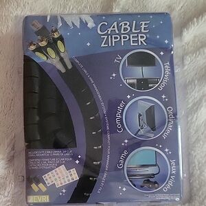 EVRI Black Cable Zipper Organizer